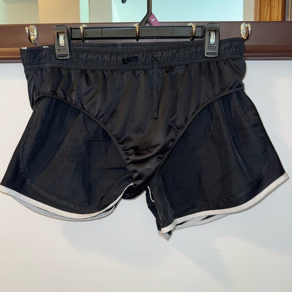 Nike Black Athletic Shorts with Moisture-Wicking Fabric Size Large - Picture 3 of 6